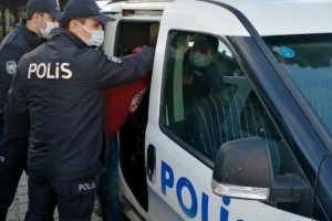 Dolandırıcılar kendini polis olarak tanıttı, kimlik bilgileriyle 190 bin TL dolandırdı