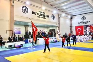 Büyükşehir’den Cumhuriyet Kupası Judo Turnuvası