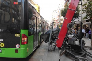 Önlem alınmadan yapılan taşıma az daha faciaya neden oluyordu