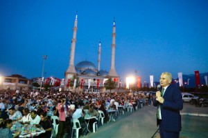 Büyükşehir’den 7 bin kişilik iftar sofrası