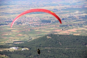 Denizli'nin ilçeleri yamaç paraşütü tutkunlarının gözdesi haline geliyor