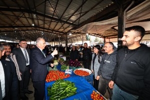 Başkan Zolan Serinhisar’da hemşehrileriyle kucaklaştı