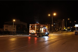 Büyükşehir ile yol çizgileri yenileniyor